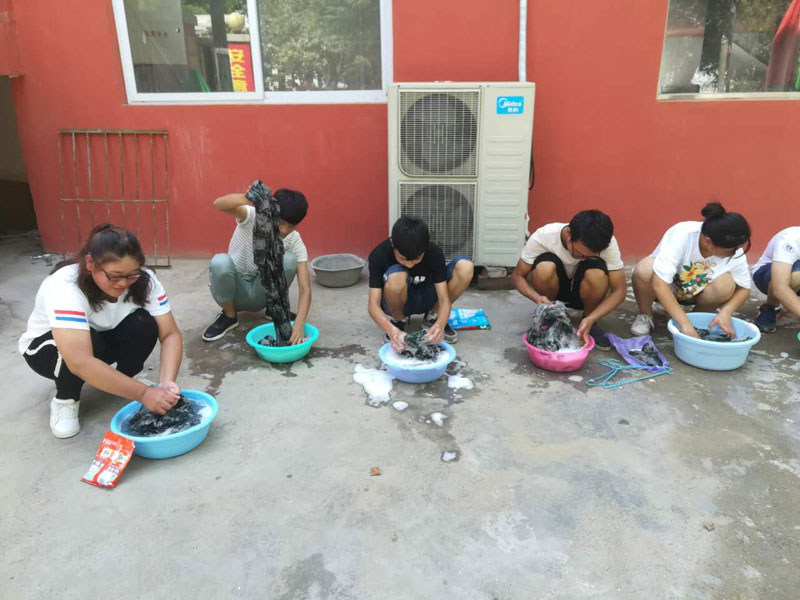 yl6809永利官网老师教学生洗衣服